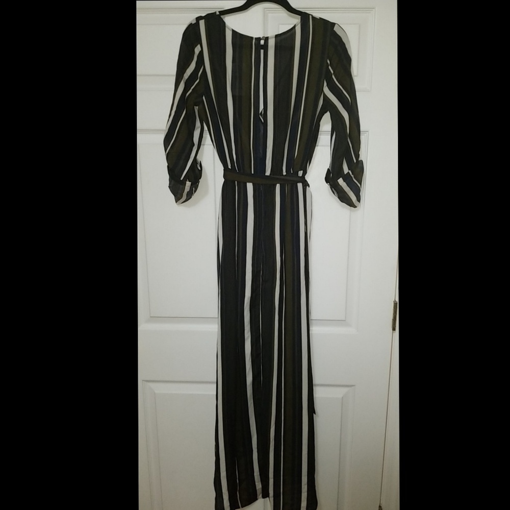Stripped vneck dress - Picture 6 of 8